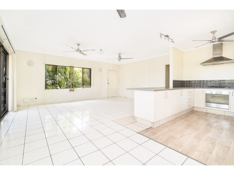 12 Lakeside Drive, Alawa NT 0810