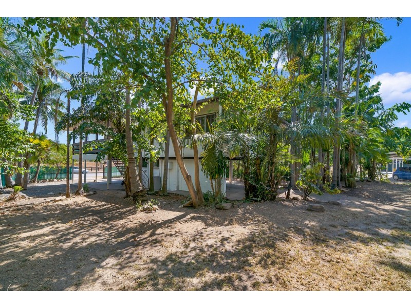 12 Lakeside Drive, Alawa NT 0810