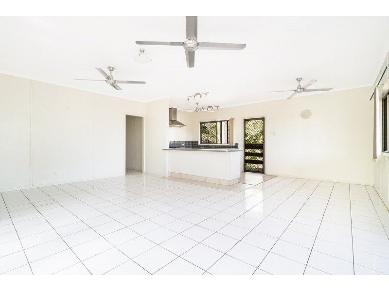 12 Lakeside Drive, Alawa NT 0810