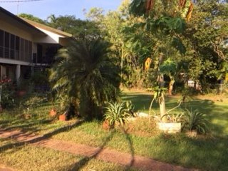 21 Pinaroo Crescent, Batchelor NT 0845