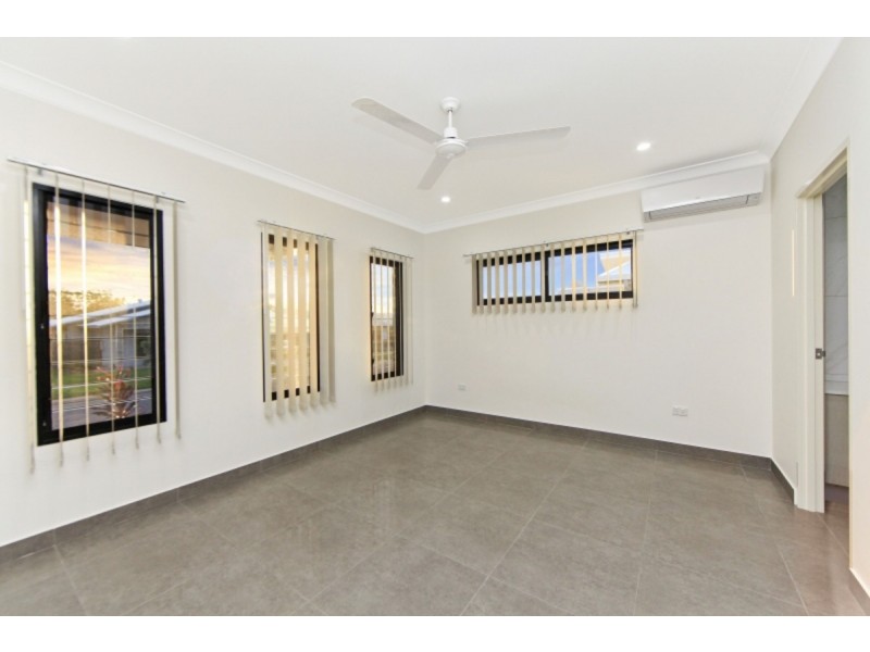 8 Thomson Street, Durack NT 0830