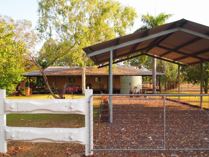 6 McHenry Road, Acacia Hills NT 0822