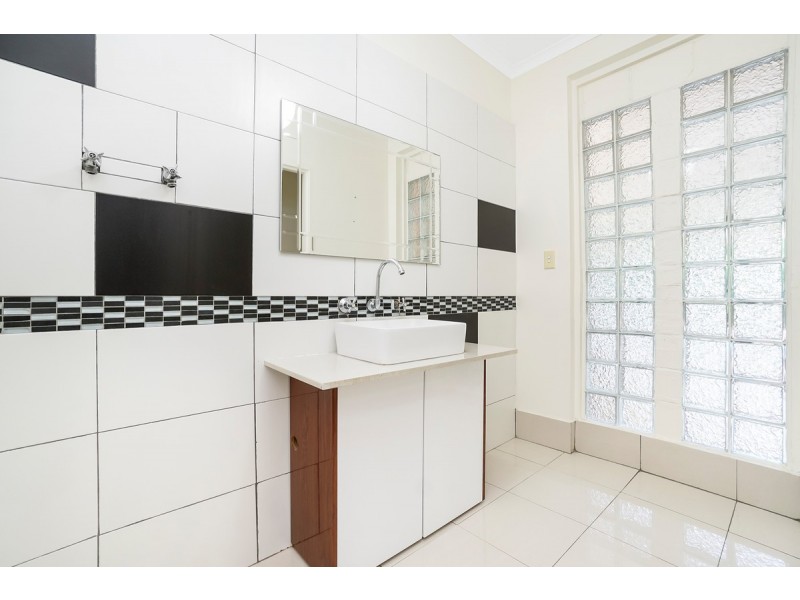 4 Samson Court, Malak NT 0812