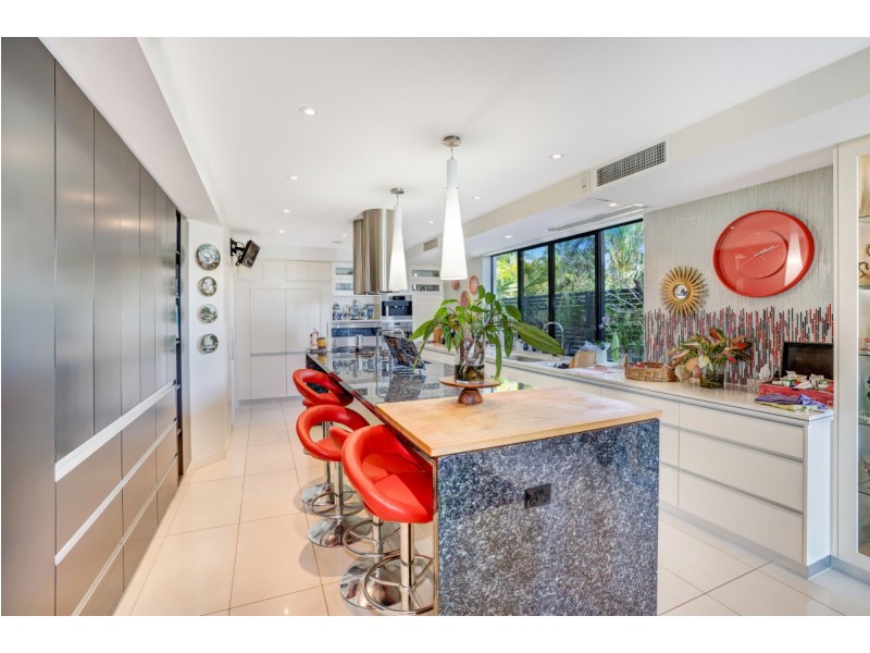 15 Cullen Bay Crescent, Larrakeyah NT 0820