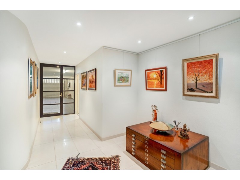 15 Cullen Bay Crescent, Larrakeyah NT 0820