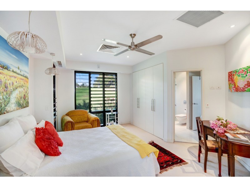 15 Cullen Bay Crescent, Larrakeyah NT 0820