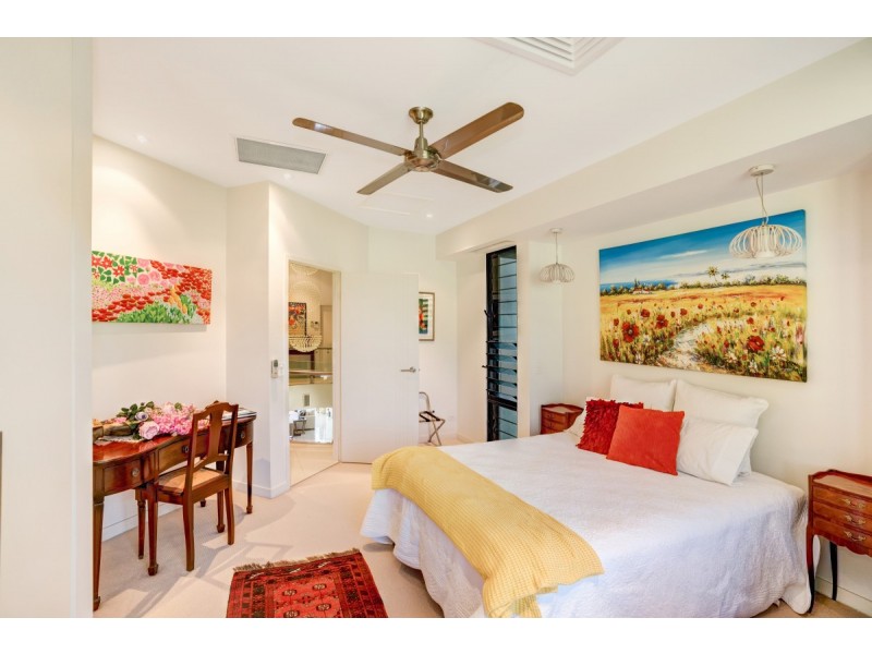 15 Cullen Bay Crescent, Larrakeyah NT 0820