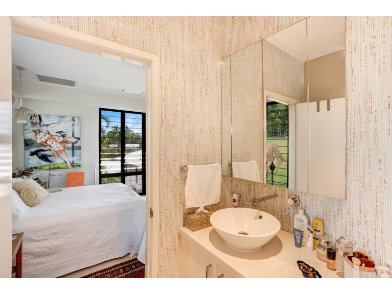 15 Cullen Bay Crescent, Larrakeyah NT 0820