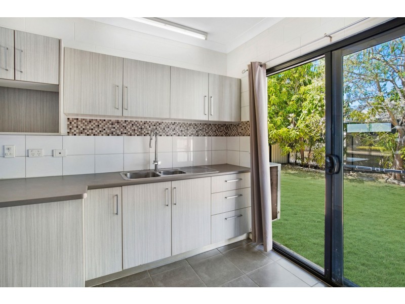 2/11 flinders Street, Johnston NT 0832
