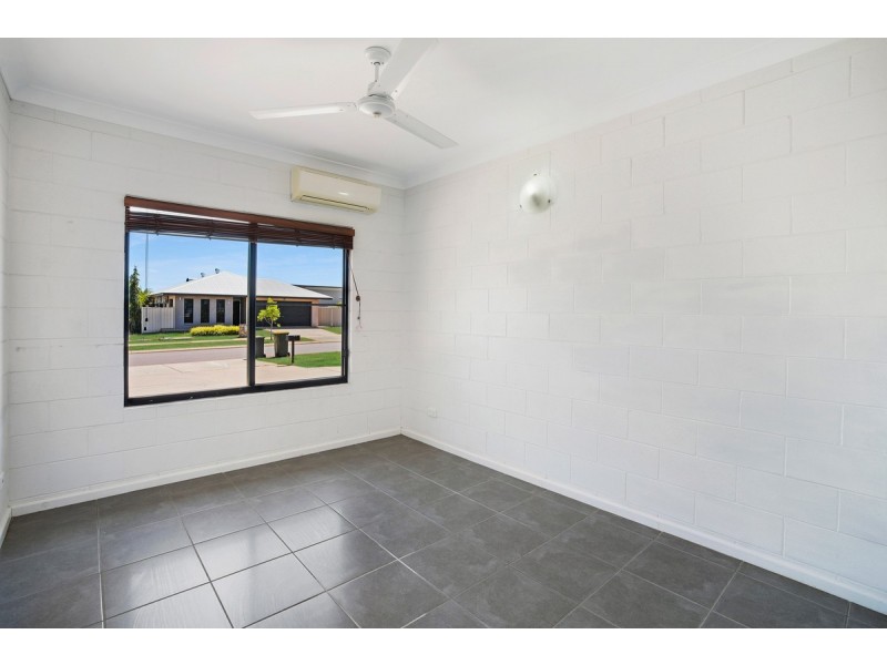 2/11 flinders Street, Johnston NT 0832