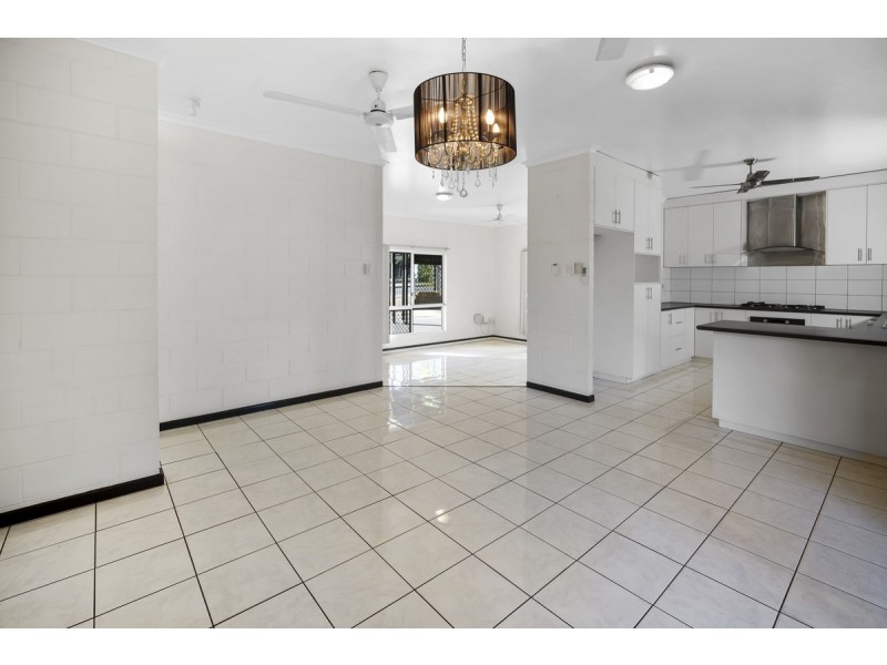 7 Raffles Road, Gray NT 0830