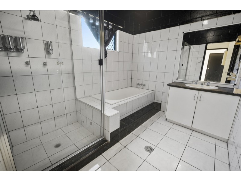 7 Raffles Road, Gray NT 0830