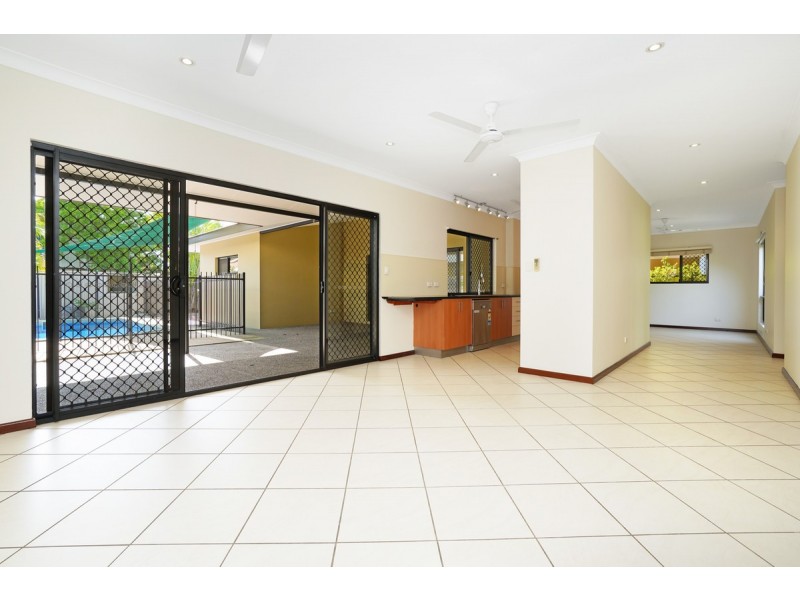 10 Villaflor Crescent, Woolner NT 0820