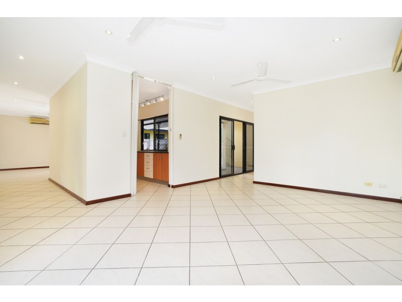 10 Villaflor Crescent, Woolner NT 0820