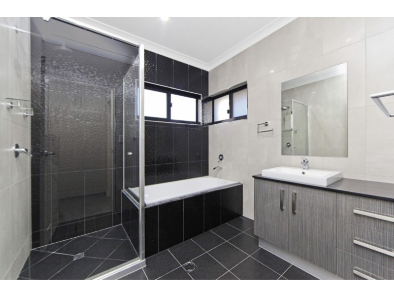 8 Thomson Street, Durack NT 0830