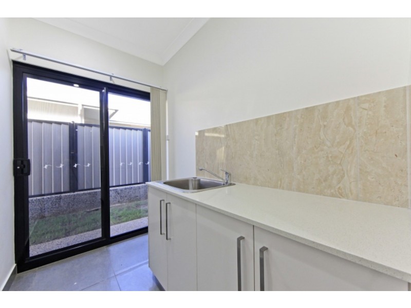 8 Thomson Street, Durack NT 0830