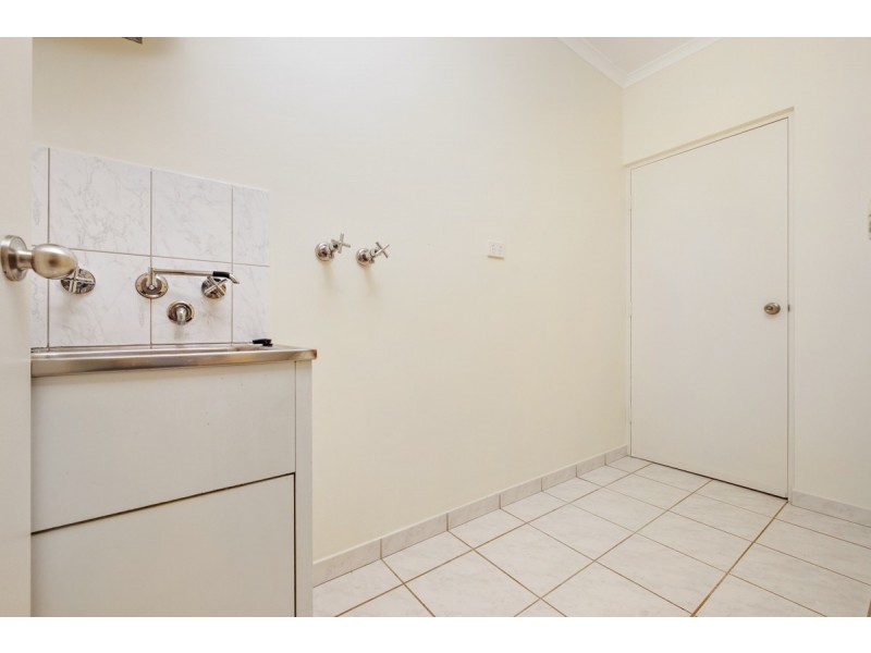 2/2 Pipit Court, Bakewell NT 0832