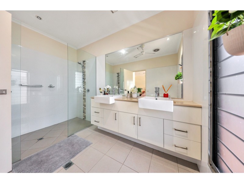 1 & 2/66 Asche, Muirhead NT 0810