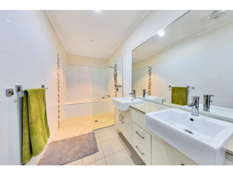 1 & 2/66 Asche, Muirhead NT 0810