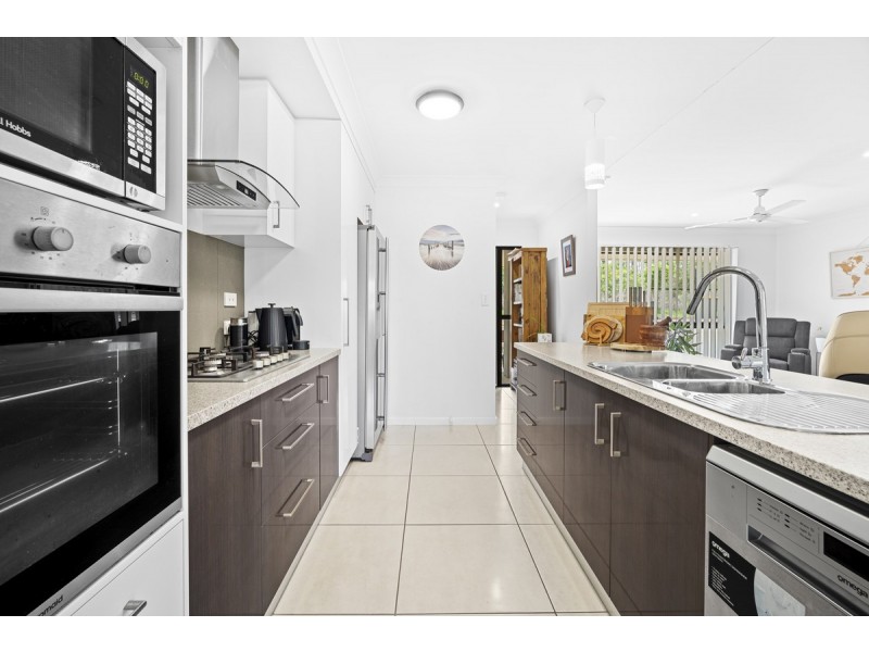 37 Camm, Johnston NT 0832