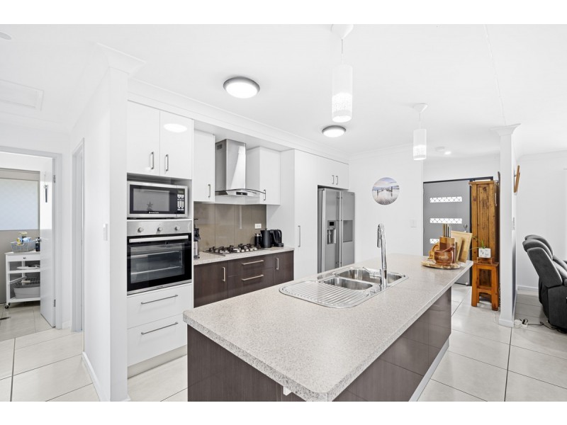 37 Camm, Johnston NT 0832