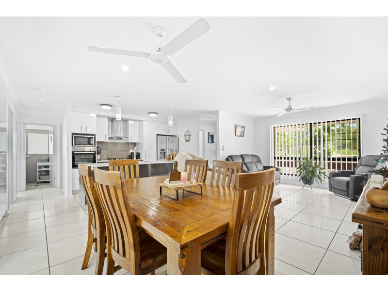 37 Camm, Johnston NT 0832