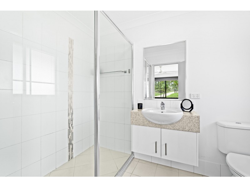 37 Camm, Johnston NT 0832