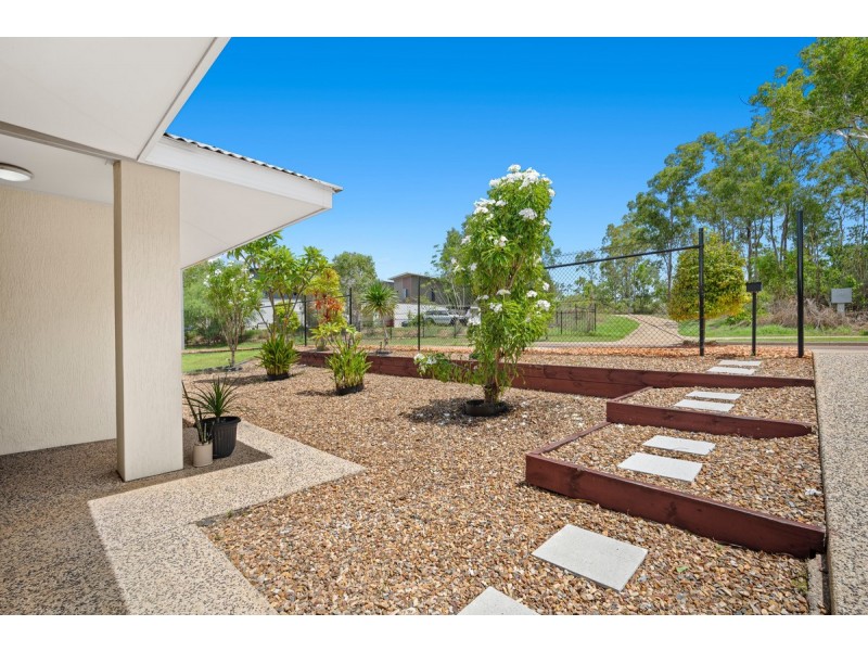 37 Camm, Johnston NT 0832