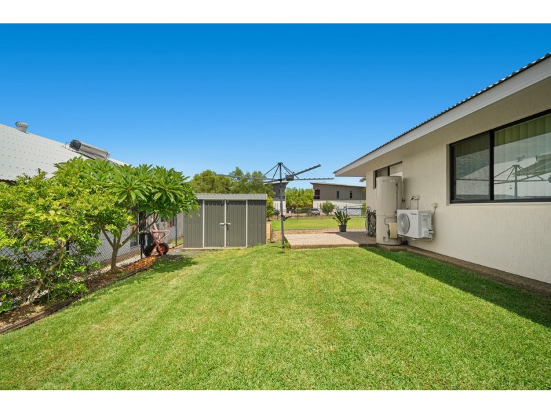 37 Camm, Johnston NT 0832