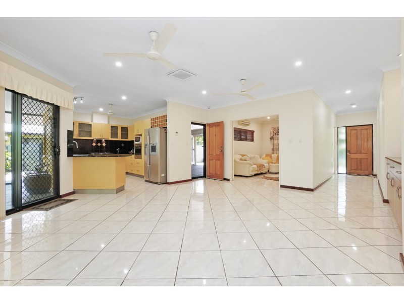 14 Villaflor Crescent, Woolner NT 0820