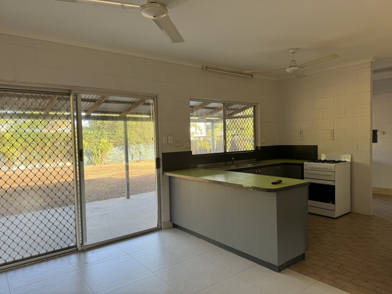 24 Kafcaloudes Crescent, Moulden NT 0830