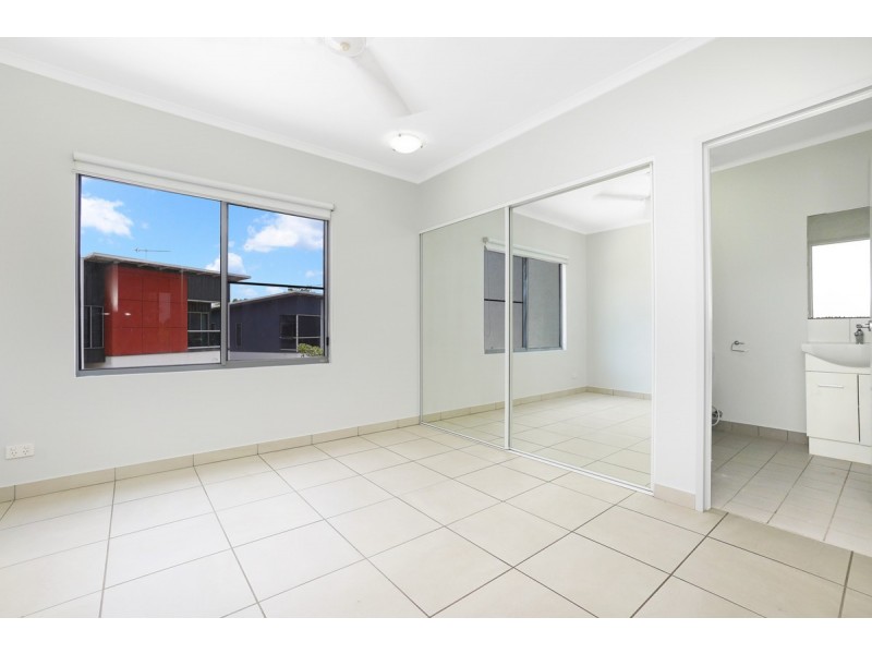 13/8 Camm Street, Johnston NT 0832