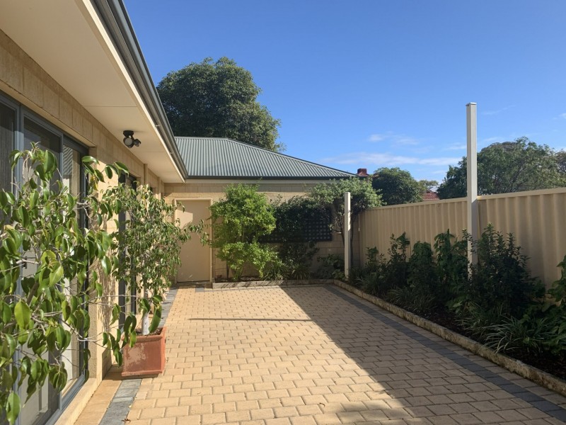 96a Calais Rd, Wembley Downs WA 6019