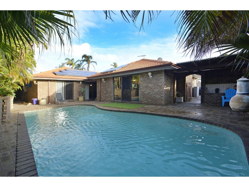 12 Stoke Rise, Kingsley WA 6026