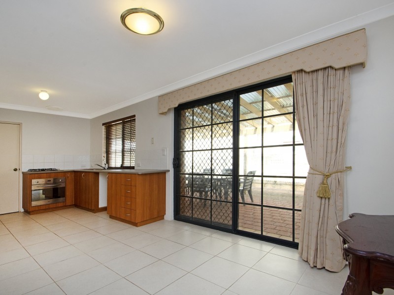 2/13 Hardy Road, Bassendean WA 6054