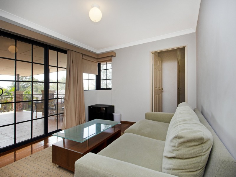 2/13 Hardy Road, Bassendean WA 6054