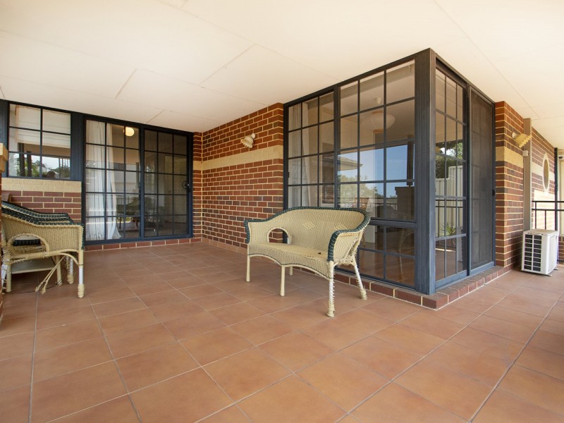 2/13 Hardy Road, Bassendean WA 6054