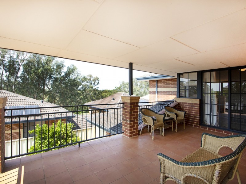 2/13 Hardy Road, Bassendean WA 6054