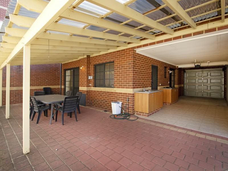 2/13 Hardy Road, Bassendean WA 6054