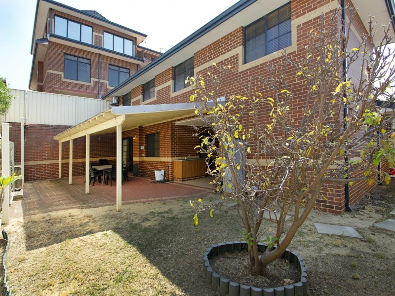 2/13 Hardy Road, Bassendean WA 6054