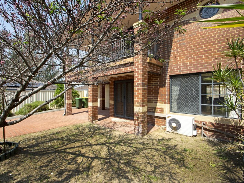 2/13 Hardy Road, Bassendean WA 6054