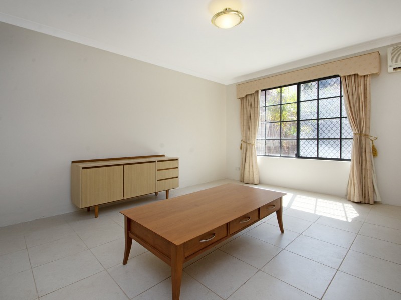 2/13 Hardy Road, Bassendean WA 6054