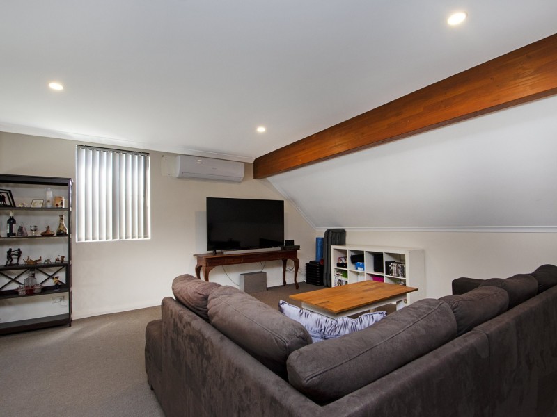 125a Westview St, Scarborough WA 6019