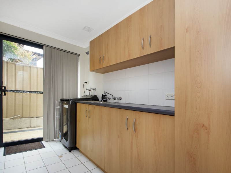 125a Westview St, Scarborough WA 6019