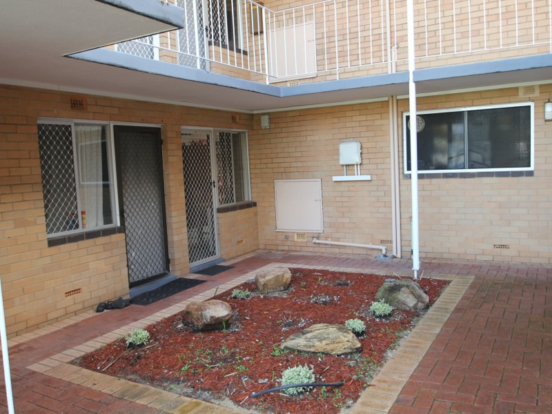 2/6 Minora Place, Rivervale WA 6103