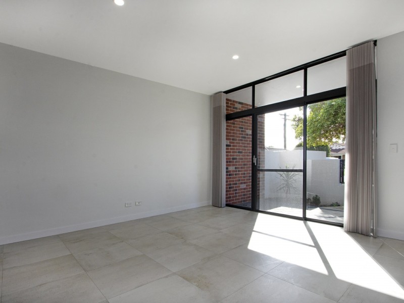 132 Gladstone Road, Rivervale WA 6103