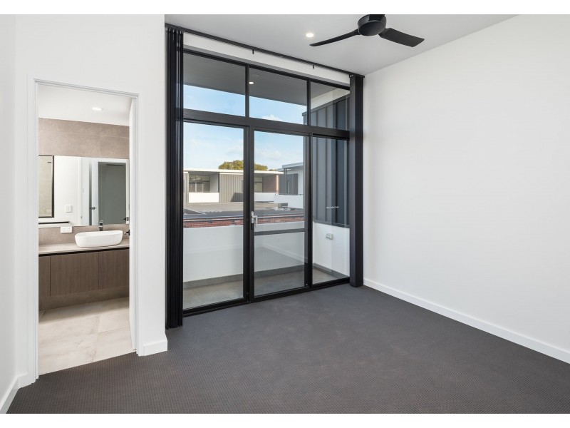 2/130 Gladstone Road, Rivervale WA 6103