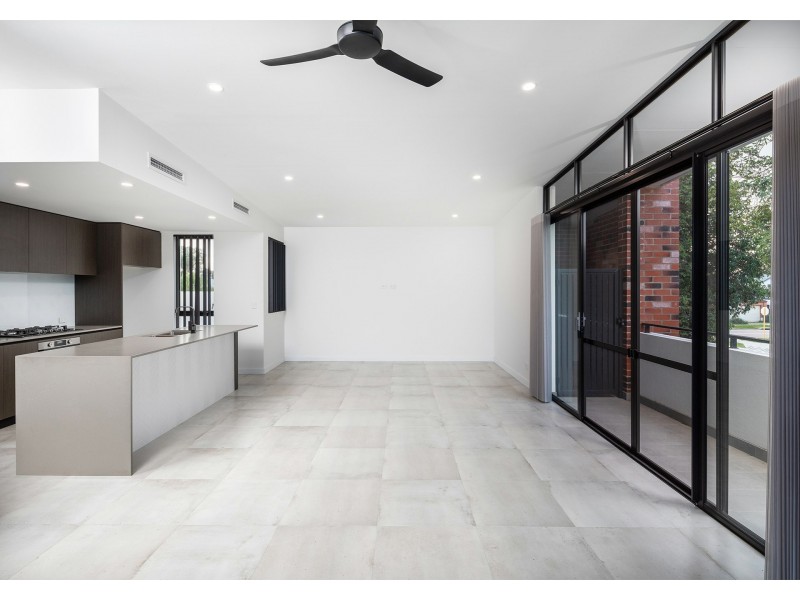 2/130 Gladstone Road, Rivervale WA 6103