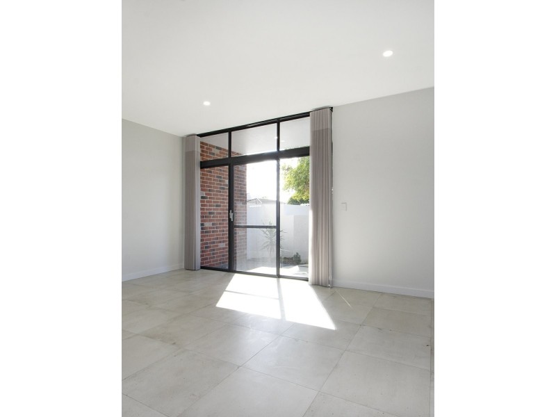 1/132 Gladstone Road, Rivervale WA 6103