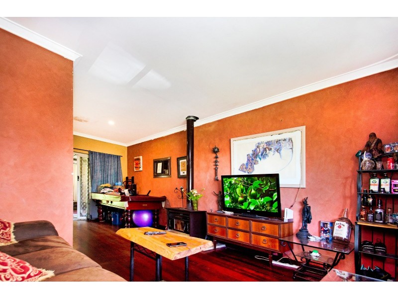 56 Schruth Street North, Kelmscott WA 6111